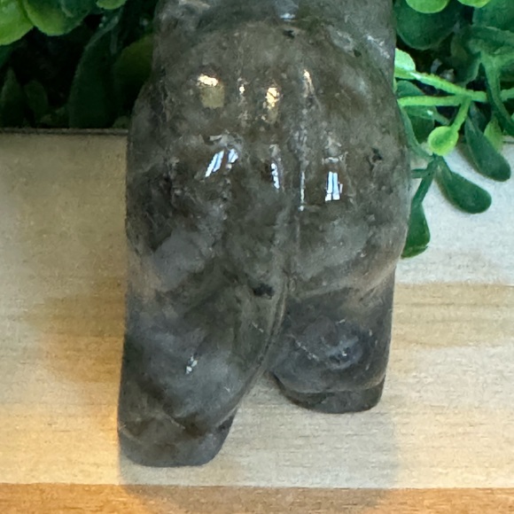 Labarodite Crystal Elephant Carving - Picture 7 of 9